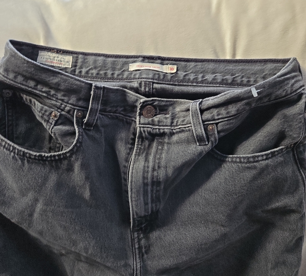 Levi's Men's Charcoal Relaxed Fit Jeans